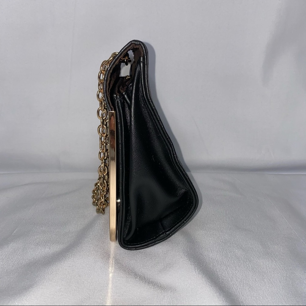 Textured Black & Gold Large Flap Chain Strap Bag - Picture 6 of 8